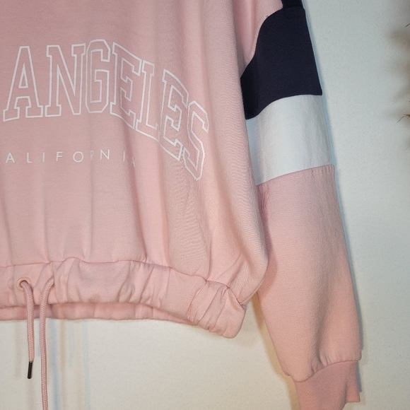 PINK color block cropped LA zip-up collar sweater. - Picture 5 of 8